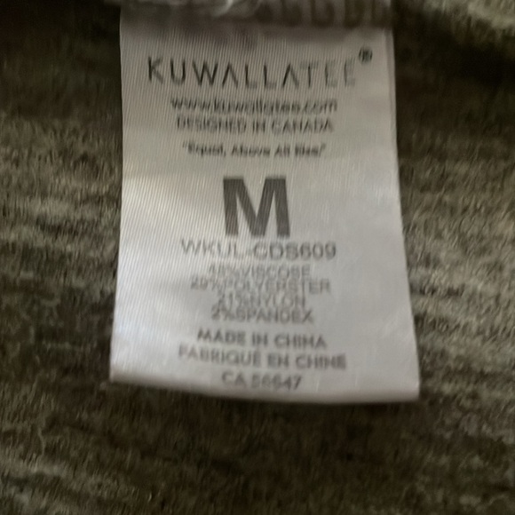 Women’s sage green long sleeve button-up over-shirt size medium - Picture 3 of 3